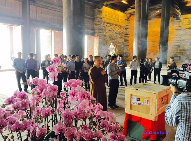 Tại sao chùa Tam Chúc lại có thiên thạch từ Mặt Trăng?